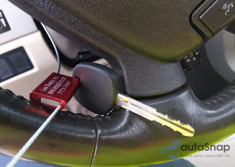 2010 Toyota Sequoia Limited 5.7L V8 z USA, uszkodzony, nr VIN 5TDKY5G13AS030069